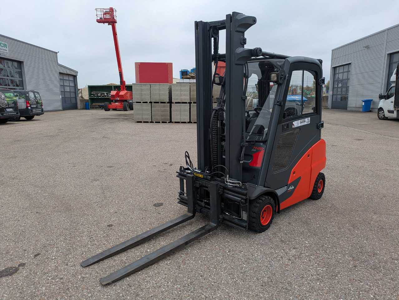 Linde H20D-01 Diesel Stapler Triplexmast Kabine Heizung ZVG - رافعة شوكية ديزل: صورة 1 Linde H20D-01 Diesel Stapler Triplexmast Kabine Heizung ZVG - رافعة شوكية ديزل: صورة 1