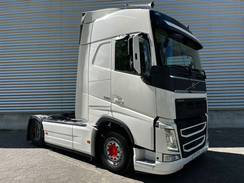 Volvo FH 540 / Retarder / I-Shift / I-Park Cool / Full Air / 2 Tanks - وحدة جر: صورة 2 Volvo FH 540 / Retarder / I-Shift / I-Park Cool / Full Air / 2 Tanks - وحدة جر: صورة 2
