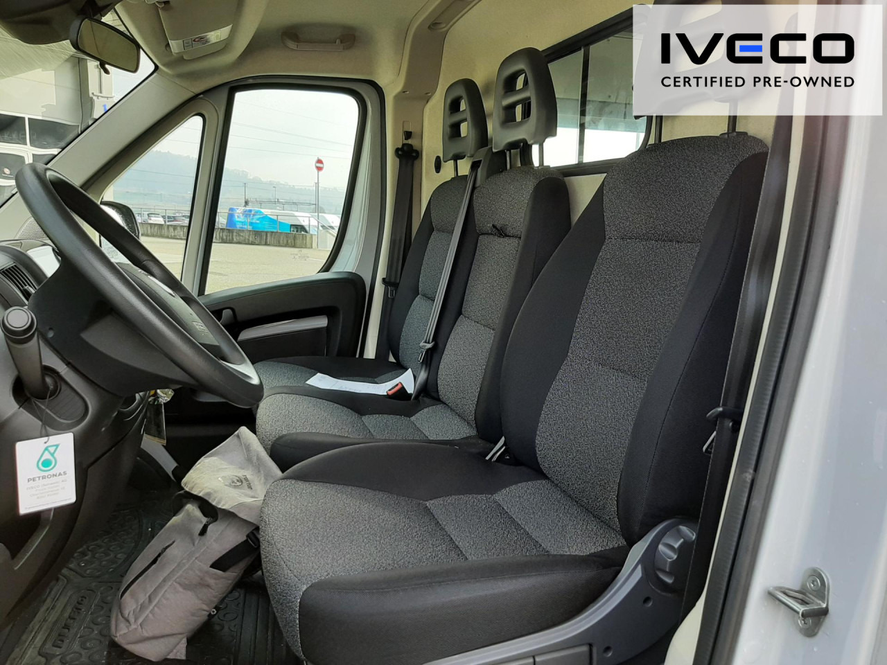 FIAT e-Ducato L2H2 teilverglast (47-kWh) - فان, فان كهربائية: صورة 3 FIAT e-Ducato L2H2 teilverglast (47-kWh) - فان, فان كهربائية: صورة 3