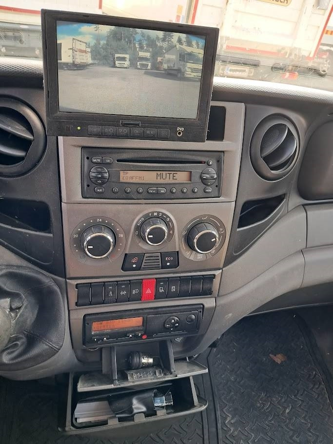 Iveco Daily 70 C17 Doppel 3.0 - شاحنات مسطحة: صورة 3 Iveco Daily 70 C17 Doppel 3.0 - شاحنات مسطحة: صورة 3