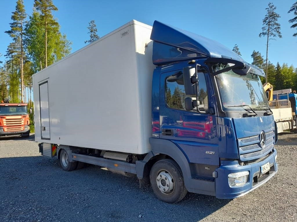 Mercedes-Benz Atego 821  - شاحنة الفريزر: صورة 4 Mercedes-Benz Atego 821  - شاحنة الفريزر: صورة 4