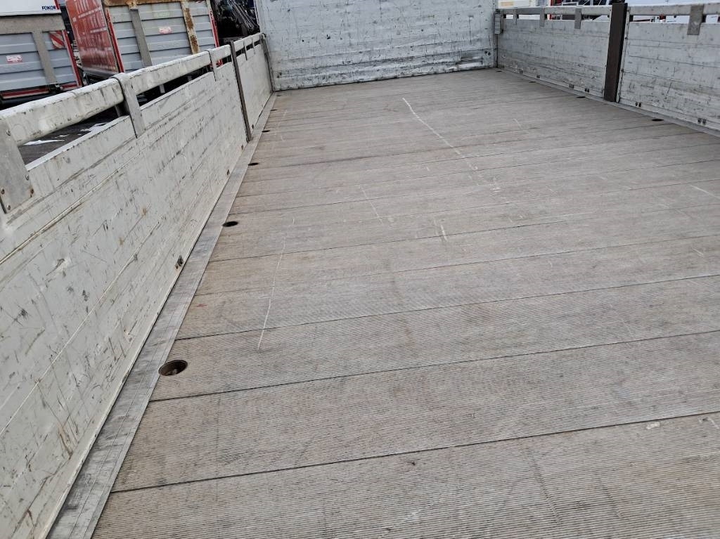 شاحنة كرين Scania P 340: صورة 6 شاحنة كرين Scania P 340: صورة 6