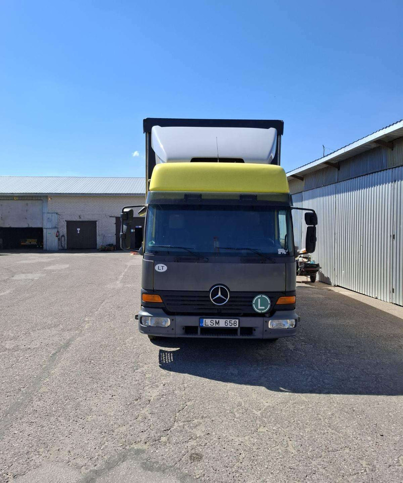Mercedes-Benz 823 L - شاحنة ستارة: صورة 1 Mercedes-Benz 823 L - شاحنة ستارة: صورة 1