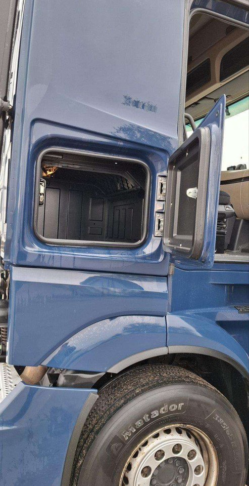 Mercedes-Benz Actros - وحدة جر: صورة 4 Mercedes-Benz Actros - وحدة جر: صورة 4