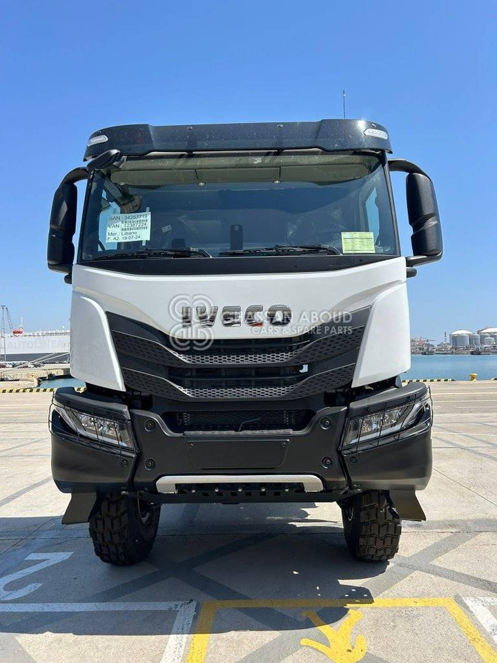 IVECO T-WAY Tractor 6×6 AT720T47WTH GVW 33 Ton HP 470 R20Tyre MY25 - وحدة جر: صورة 1 IVECO T-WAY Tractor 6×6 AT720T47WTH GVW 33 Ton HP 470 R20Tyre MY25 - وحدة جر: صورة 1