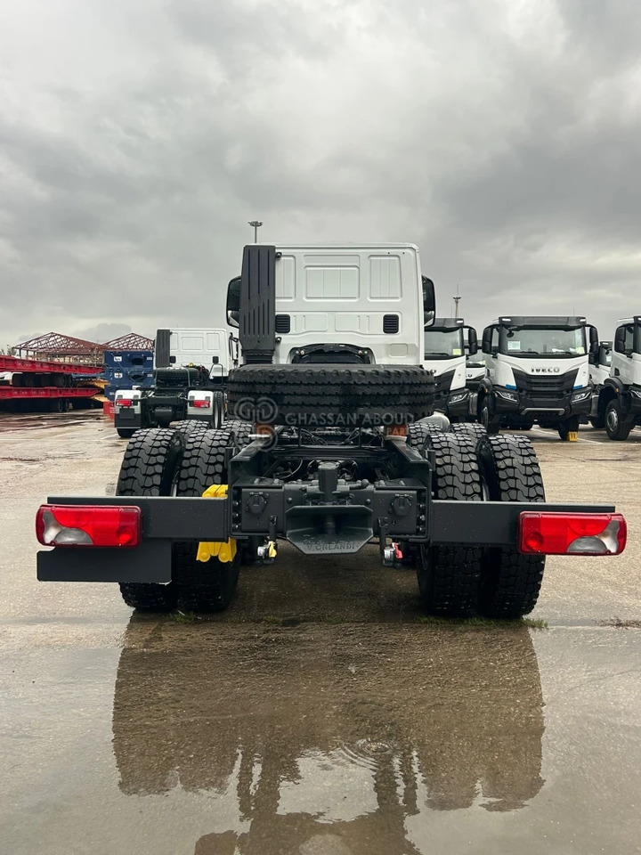 Iveco T-WAY AT380T43H 6x4 R20 Tyres Chassis - Barcelona Stock - شاحنة هيكل كابينة: صورة 4 Iveco T-WAY AT380T43H 6x4 R20 Tyres Chassis - Barcelona Stock - شاحنة هيكل كابينة: صورة 4