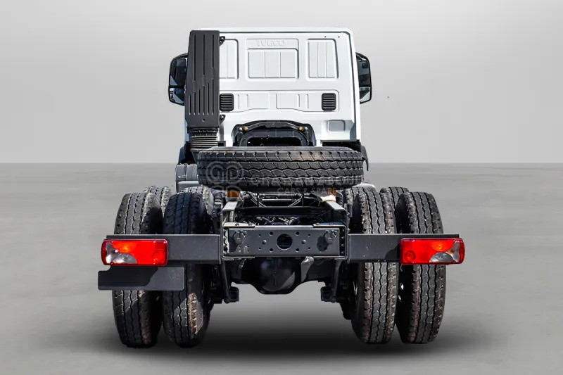 Iveco T-WAY AT380T47H 6x4 R24 Tyres Chassis - Barcelona Stock - شاحنة هيكل كابينة: صورة 5 Iveco T-WAY AT380T47H 6x4 R24 Tyres Chassis - Barcelona Stock - شاحنة هيكل كابينة: صورة 5