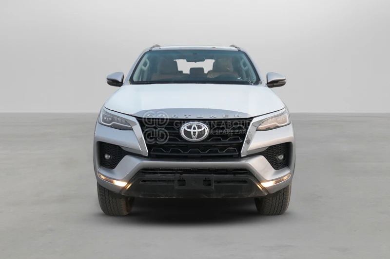 Toyota Fortuner 4x4 - سيارة دفع رباعي: صورة 2 Toyota Fortuner 4x4 - سيارة دفع رباعي: صورة 2