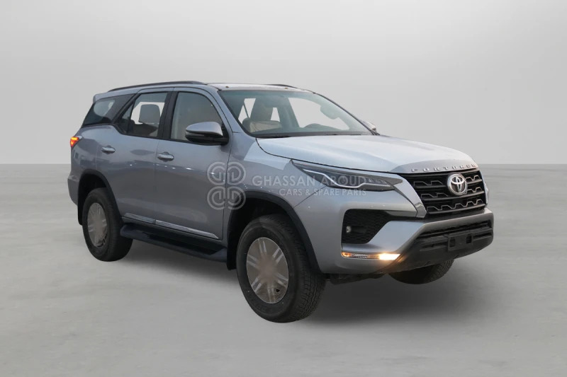 Toyota Fortuner 4x4 - سيارة دفع رباعي: صورة 1 Toyota Fortuner 4x4 - سيارة دفع رباعي: صورة 1
