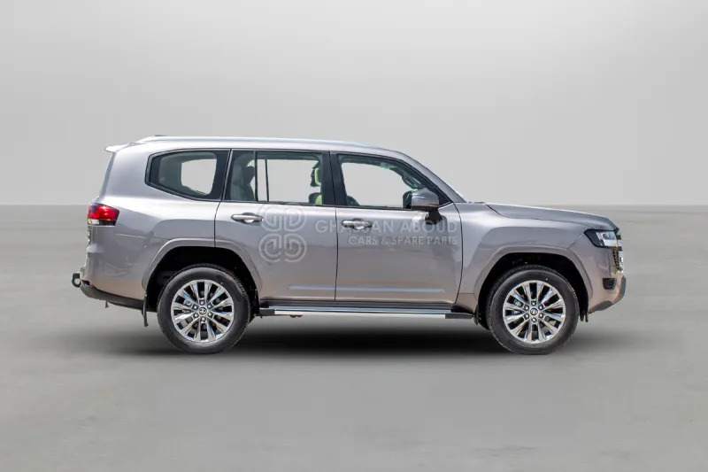 Toyota Land Cruiser 300 - سيارة دفع رباعي: صورة 3 Toyota Land Cruiser 300 - سيارة دفع رباعي: صورة 3