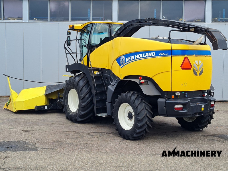 New Holland FR600 - حصادة الأعلاف: صورة 4 New Holland FR600 - حصادة الأعلاف: صورة 4