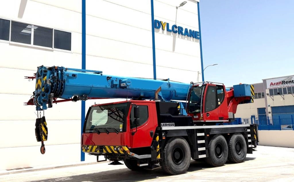 Liebherr LTM 1050-3.1 - رافعة لجميع التضاريس: صورة 1 Liebherr LTM 1050-3.1 - رافعة لجميع التضاريس: صورة 1