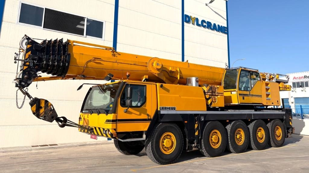 Liebherr LTM 1095-5.1 - رافعة لجميع التضاريس: صورة 1 Liebherr LTM 1095-5.1 - رافعة لجميع التضاريس: صورة 1