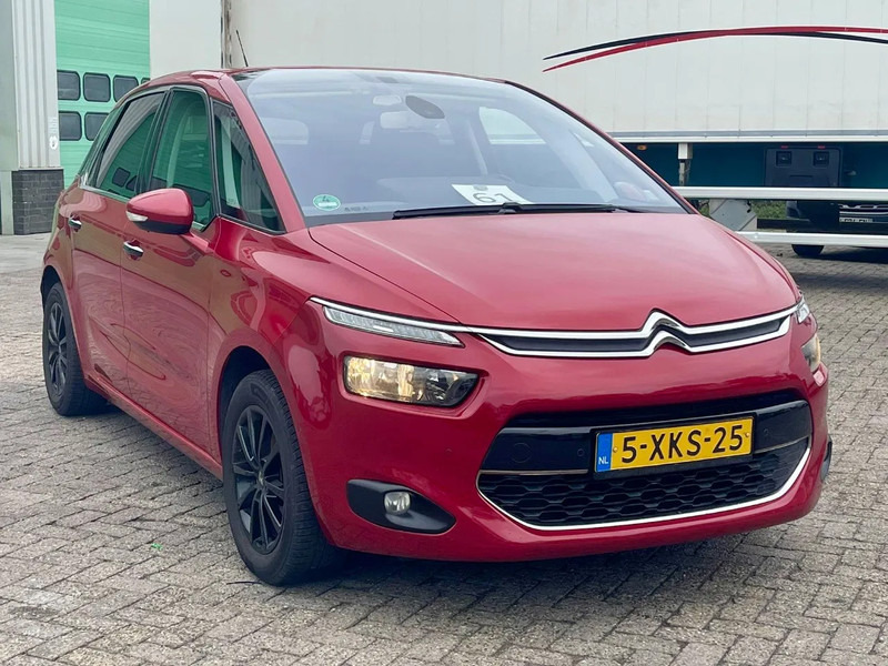 Citroën C4 Picasso REAR VIEW CAMERA, BLIND SPOT SENSOR, AUTO PARKING, FRONT & REAR PARKTRONIC, - هاتشباك: صورة 3 Citroën C4 Picasso REAR VIEW CAMERA, BLIND SPOT SENSOR, AUTO PARKING, FRONT & REAR PARKTRONIC, - هاتشباك: صورة 3