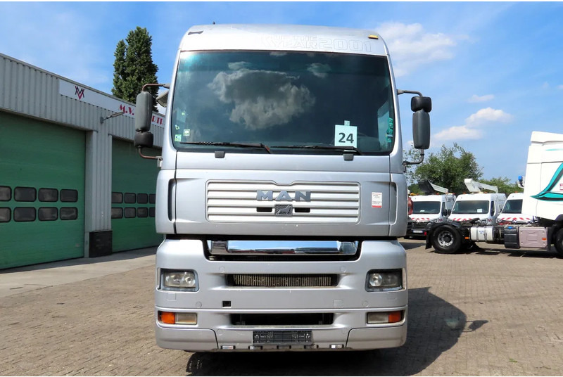 MAN TGA 18.460 Manual diesel pomp! ROYAL TRUCK! - وحدة جر: صورة 3 MAN TGA 18.460 Manual diesel pomp! ROYAL TRUCK! - وحدة جر: صورة 3