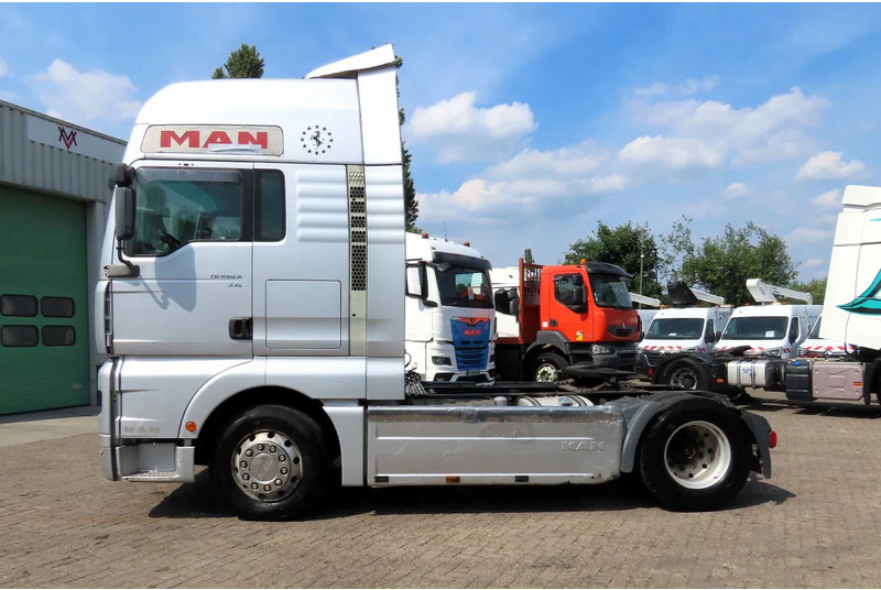MAN TGA 18.460 Manual diesel pomp! ROYAL TRUCK! - وحدة جر: صورة 4 MAN TGA 18.460 Manual diesel pomp! ROYAL TRUCK! - وحدة جر: صورة 4