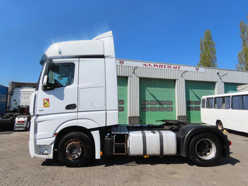 Mercedes-Benz Actros 1851 RETARDER, EVV, 831300 km original! RETARDER, 2 tanks - وحدة جر: صورة 5 Mercedes-Benz Actros 1851 RETARDER, EVV, 831300 km original! RETARDER, 2 tanks - وحدة جر: صورة 5