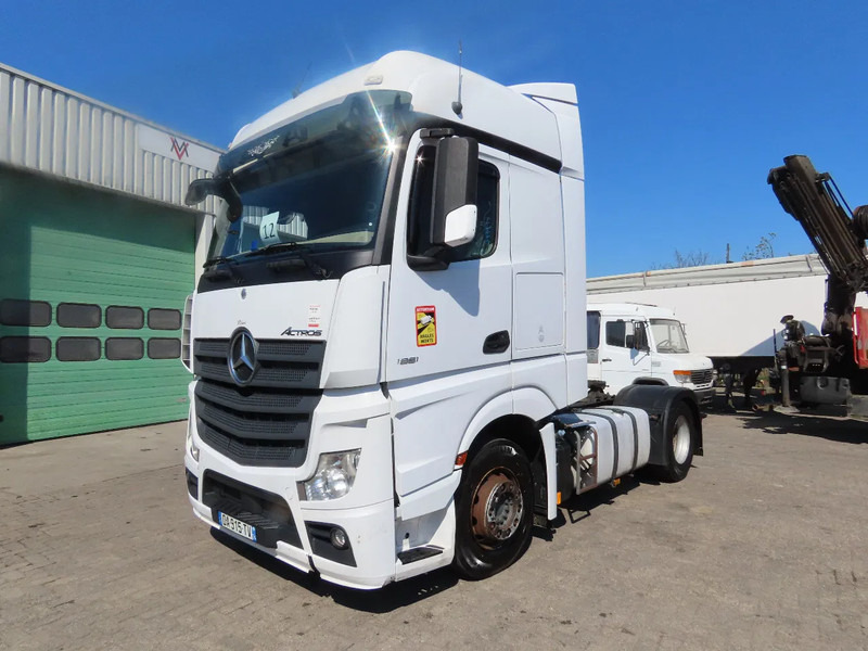 Mercedes-Benz Actros 1851 RETARDER, EVV, 831300 km original! RETARDER, 2 tanks - وحدة جر: صورة 4 Mercedes-Benz Actros 1851 RETARDER, EVV, 831300 km original! RETARDER, 2 tanks - وحدة جر: صورة 4