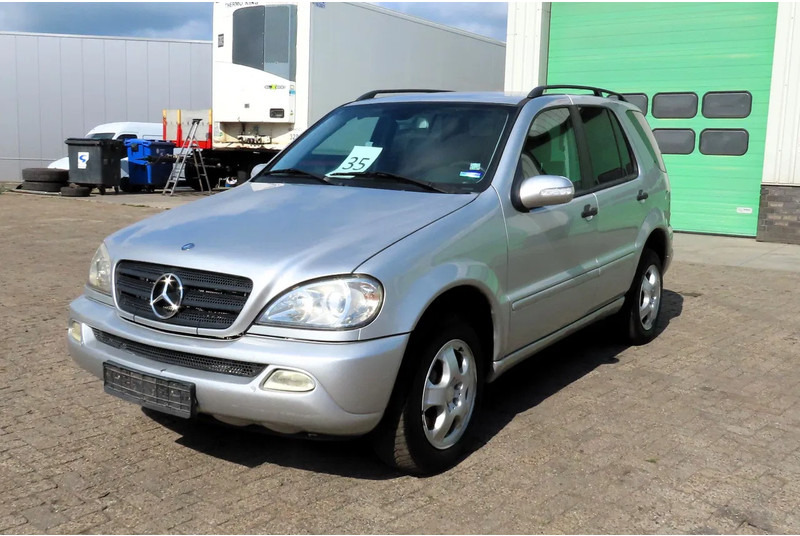 Mercedes-Benz M-Klasse ML ML 270. for export, 5 seats, real leather, Climate - سيارة: صورة 2 Mercedes-Benz M-Klasse ML ML 270. for export, 5 seats, real leather, Climate - سيارة: صورة 2