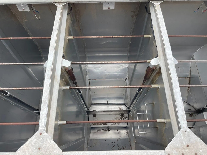 شاحنة صهريج Volvo FM 12.380 8X4 SILO AUGER / AIR GREAT CONDITION / fully serviced!: صورة 11