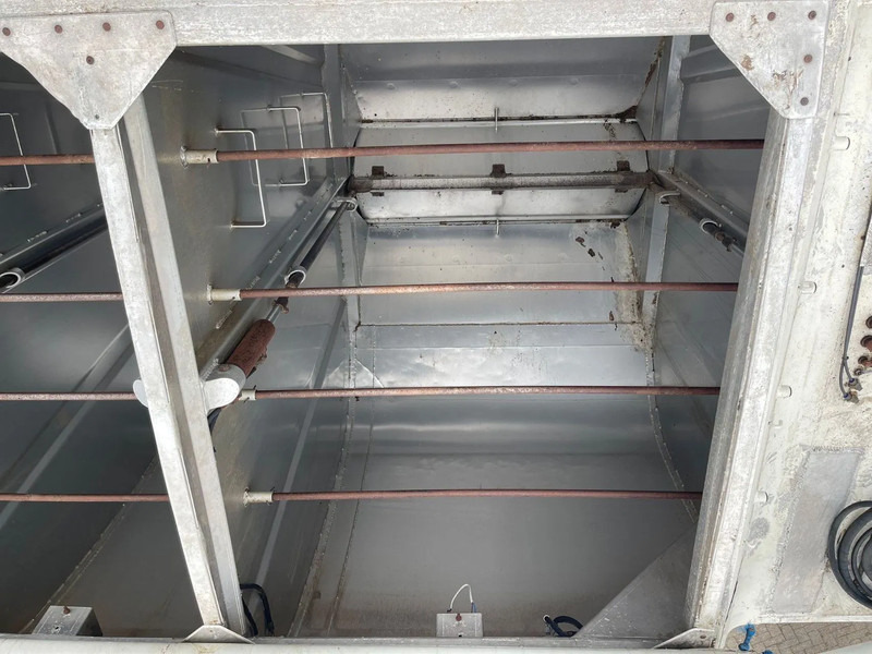 شاحنة صهريج Volvo FM 12.380 8X4 SILO AUGER / AIR GREAT CONDITION / fully serviced!: صورة 13