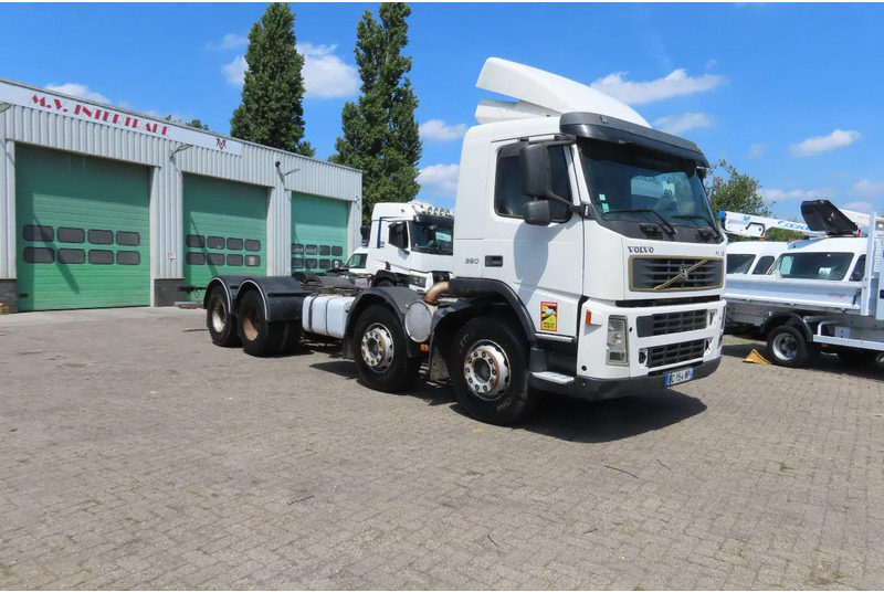 Volvo FM 12.380 8x4 FULL SPRING. 100% condition! - شاحنة هيكل كابينة: صورة 1 Volvo FM 12.380 8x4 FULL SPRING. 100% condition! - شاحنة هيكل كابينة: صورة 1