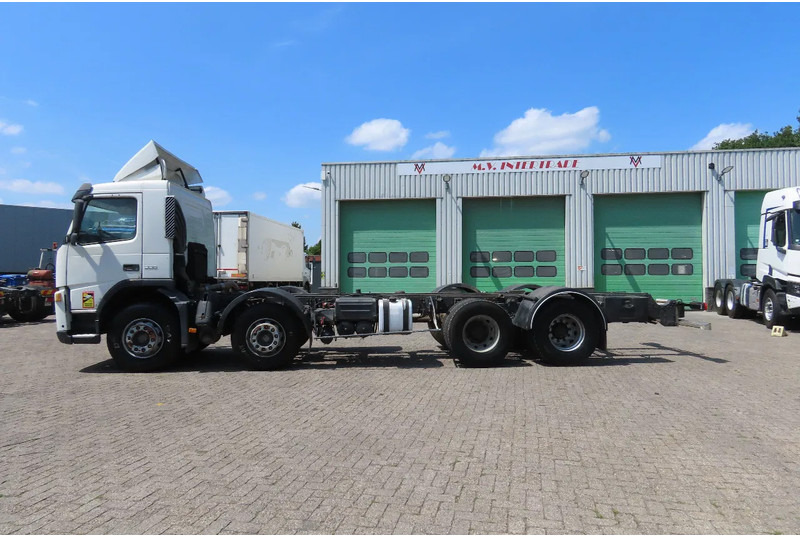 Volvo FM 12.380 8x4 FULL SPRING. 100% condition! - شاحنة هيكل كابينة: صورة 3 Volvo FM 12.380 8x4 FULL SPRING. 100% condition! - شاحنة هيكل كابينة: صورة 3