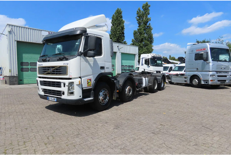 Volvo FM 12.380 8x4 FULL SPRING. 100% condition! - شاحنة هيكل كابينة: صورة 2 Volvo FM 12.380 8x4 FULL SPRING. 100% condition! - شاحنة هيكل كابينة: صورة 2