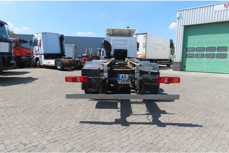 Volvo FM 380 8x4 FULL SPRING. 100% condition! - شاحنة هيكل كابينة: صورة 5 Volvo FM 380 8x4 FULL SPRING. 100% condition! - شاحنة هيكل كابينة: صورة 5