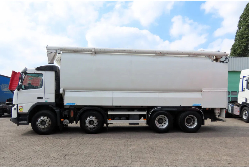 Volvo FMX 450 8x4 AUGER, radio control, 7 COMP. Full Volvo Service! . EXCELLENT condition - شاحنة صهريج: صورة 5 Volvo FMX 450 8x4 AUGER, radio control, 7 COMP. Full Volvo Service! . EXCELLENT condition - شاحنة صهريج: صورة 5