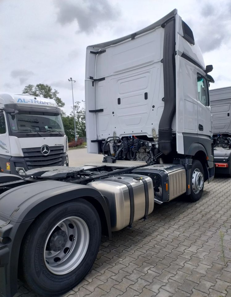 Mercedes-Benz Actros - وحدة جر: صورة 4 Mercedes-Benz Actros - وحدة جر: صورة 4