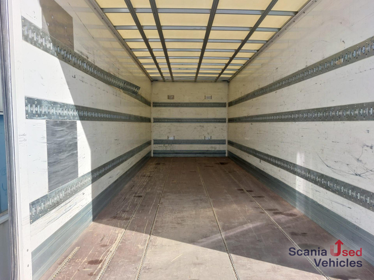 MERCEDES-BENZ Atego 1221 L Koffer Ladebordwand - شاحنة مقفلة: صورة 4 MERCEDES-BENZ Atego 1221 L Koffer Ladebordwand - شاحنة مقفلة: صورة 4