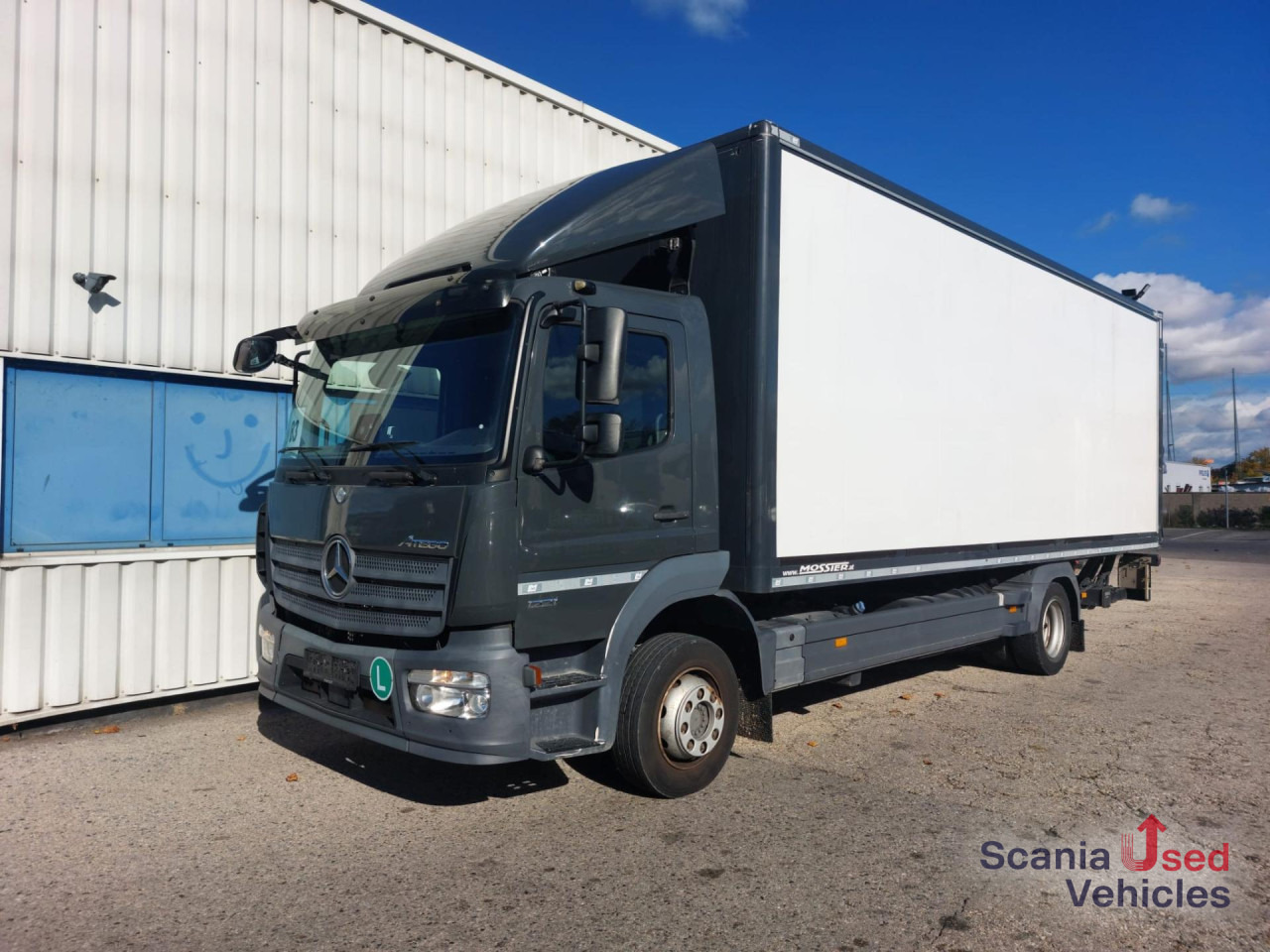 MERCEDES-BENZ Atego 1221 L Koffer Ladebordwand - شاحنة مقفلة: صورة 1 MERCEDES-BENZ Atego 1221 L Koffer Ladebordwand - شاحنة مقفلة: صورة 1