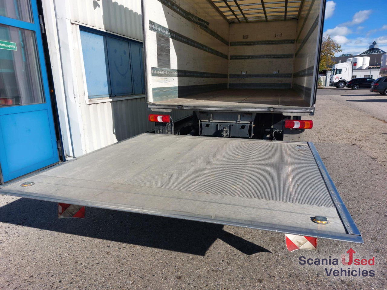 MERCEDES-BENZ Atego 1221 L Koffer Ladebordwand - شاحنة مقفلة: صورة 5 MERCEDES-BENZ Atego 1221 L Koffer Ladebordwand - شاحنة مقفلة: صورة 5