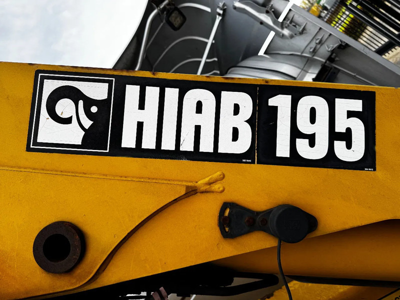 شاحنة كرين Scania P114-340 + HIAB 19-5 crane + remote / Euro-3 / 3 pedals / NL-truck / APK: 12-2025: صورة 20 شاحنة كرين Scania P114-340 + HIAB 19-5 crane + remote / Euro-3 / 3 pedals / NL-truck / APK: 12-2025: صورة 20