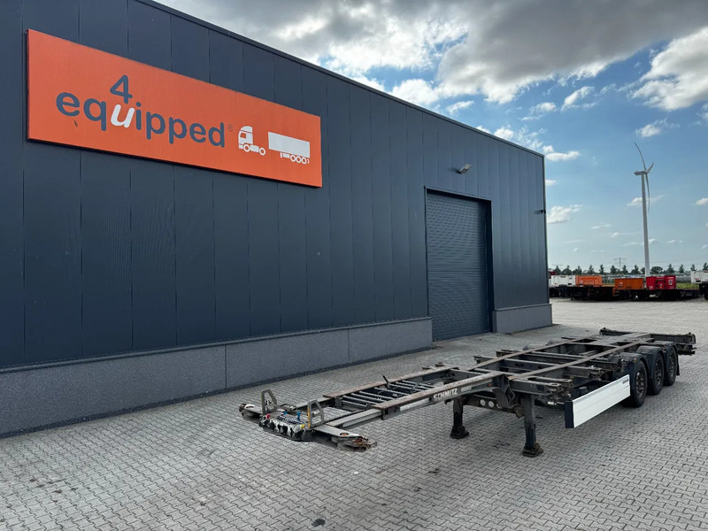 Schmitz Cargobull 45FT HC, Scheibebremsen, Liftachse, vorne + hinten + Stoßstange ausziehbar, NL-Chassis - نصف مقطورة لنقل الحاويات: صورة 1 Schmitz Cargobull 45FT HC, Scheibebremsen, Liftachse, vorne + hinten + Stoßstange ausziehbar, NL-Chassis - نصف مقطورة لنقل الحاويات: صورة 1