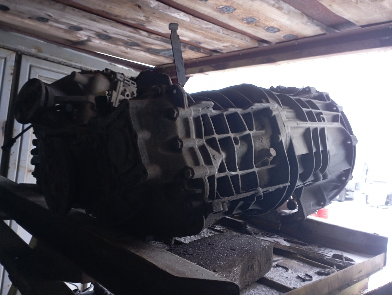 DAF XF105 - صندوق التروس - شاحنة هيكل كابينة: صورة 1 DAF XF105 - صندوق التروس - شاحنة هيكل كابينة: صورة 1