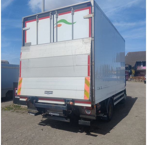 Renault Midlum-With-Hanging-Work-In-The-Fridge - شاحنة الفريزر: صورة 4 Renault Midlum-With-Hanging-Work-In-The-Fridge - شاحنة الفريزر: صورة 4