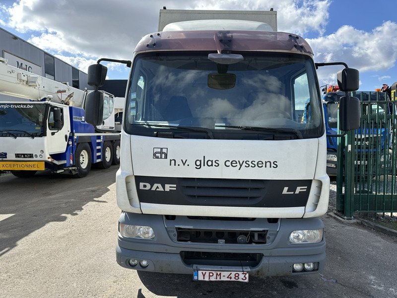 DAF LF 55.250 12T - GLASTRANSPORT / GLASRESTEEL - AIR SUSPENSION - EURO 4 - BELGIAN REGISTRATION - شاحنة: صورة 2 DAF LF 55.250 12T - GLASTRANSPORT / GLASRESTEEL - AIR SUSPENSION - EURO 4 - BELGIAN REGISTRATION - شاحنة: صورة 2