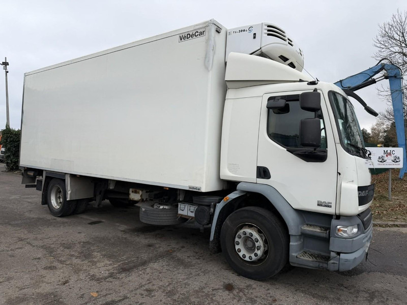 DAF LF 55.300 - 19T FRIGO THERMOKING TS-300e - TAILLIFT - BOX 6m45 x 2m49 x 2m49 - EURO 5 - A/C - BE TRUCK - شاحنة الفريزر: صورة 1 DAF LF 55.300 - 19T FRIGO THERMOKING TS-300e - TAILLIFT - BOX 6m45 x 2m49 x 2m49 - EURO 5 - A/C - BE TRUCK - شاحنة الفريزر: صورة 1