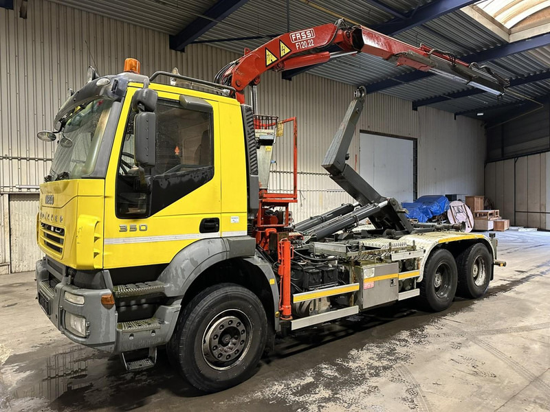 Iveco TRAKKER 350 6x4 HOOKLIFT + CRANE FASSI F120.22 (5/6 F) - *342.000km* - STEEL SPRING / BIG AXLES - AS TRONIC AUTOMATIC GEARBOX - شاحنة ذات خطاف, شاحنة كرين: صورة 3 Iveco TRAKKER 350 6x4 HOOKLIFT + CRANE FASSI F120.22 (5/6 F) - *342.000km* - STEEL SPRING / BIG AXLES - AS TRONIC AUTOMATIC GEARBOX - شاحنة ذات خطاف, شاحنة كرين: صورة 3