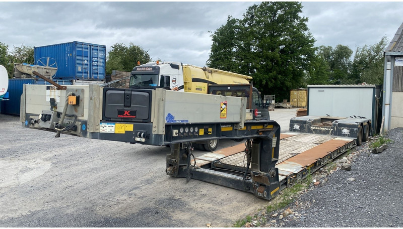 Kässbohrer LB2 48T - LOWBED - TIEFBETT / REMOVABLE NECK - ABNEHMBARE SCHWANENHALS - HYDR STEERING AXLES / LENKACHSEN - BPW - عربة منخفضة مسطحة نصف مقطورة: صورة 1 Kässbohrer LB2 48T - LOWBED - TIEFBETT / REMOVABLE NECK - ABNEHMBARE SCHWANENHALS - HYDR STEERING AXLES / LENKACHSEN - BPW - عربة منخفضة مسطحة نصف مقطورة: صورة 1