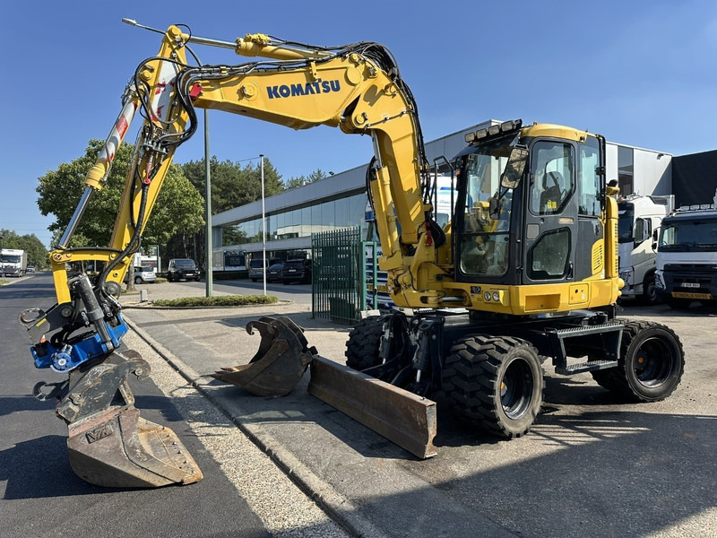 Komatsu PW 118 MR-11 14.3T - SMP ROTOTILT - *2413h* - CENTRAL GREASING - BLADE - 3 BUCKETS - TOP CONDITION - BE MACHINE - حفارة دولاب: صورة 2 Komatsu PW 118 MR-11 14.3T - SMP ROTOTILT - *2413h* - CENTRAL GREASING - BLADE - 3 BUCKETS - TOP CONDITION - BE MACHINE - حفارة دولاب: صورة 2