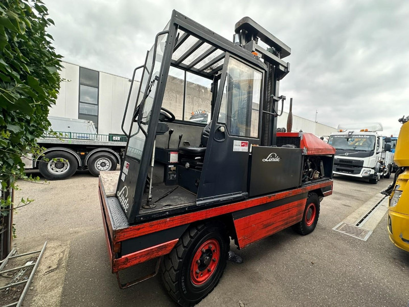 Linde S50 W SIDELOADER 5T - SEITENSTAPLER - 4 WAY FORKLIFT - COMBILIFT - CE - BE MACHINE - محمل جانبي - رافعة شوكية ذات شحن جانبي: صورة 4 Linde S50 W SIDELOADER 5T - SEITENSTAPLER - 4 WAY FORKLIFT - COMBILIFT - CE - BE MACHINE - محمل جانبي - رافعة شوكية ذات شحن جانبي: صورة 4