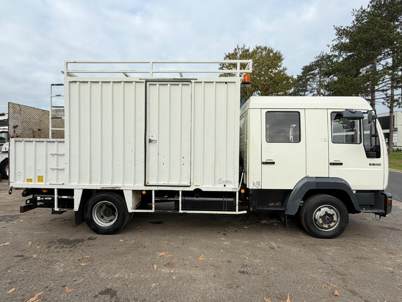 MAN 10.225 LC CLOSED BOX / KOFFER - DOKA - MANUAL GEARBOX - *344.000km* - STEEL SPRING / BLATT / LAMES - BE TRUCK - شاحنة مقفلة: صورة 4 MAN 10.225 LC CLOSED BOX / KOFFER - DOKA - MANUAL GEARBOX - *344.000km* - STEEL SPRING / BLATT / LAMES - BE TRUCK - شاحنة مقفلة: صورة 4