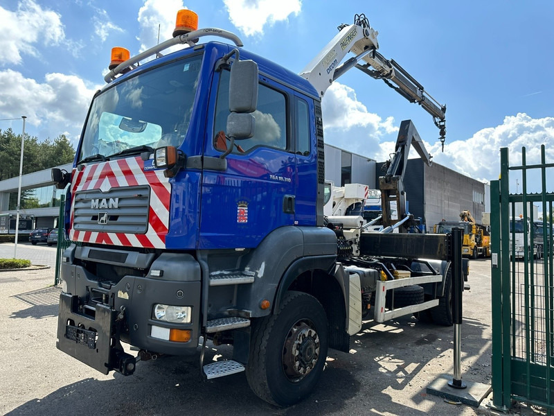 MAN TGA 18.310 4x4 HOOKLIFT + CRANE PALFINGER PK12000 - RADIO - ROTATOR - STEEL SPRING / HUB REDUCTION - MANUAL ZF - BE TRUCK - شاحنة ذات خطاف, شاحنة كرين: صورة 3 MAN TGA 18.310 4x4 HOOKLIFT + CRANE PALFINGER PK12000 - RADIO - ROTATOR - STEEL SPRING / HUB REDUCTION - MANUAL ZF - BE TRUCK - شاحنة ذات خطاف, شاحنة كرين: صورة 3