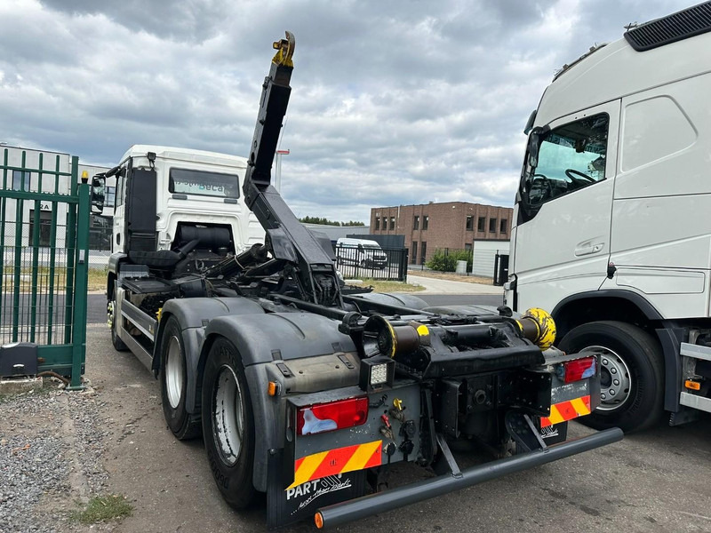 MAN TGS 28.360 6x2 HOOKLIFT 21T HIAB MULTILIFT XR21-S51 - LIFT AXLE - BE TRUCK - شاحنة ذات خطاف: صورة 4 MAN TGS 28.360 6x2 HOOKLIFT 21T HIAB MULTILIFT XR21-S51 - LIFT AXLE - BE TRUCK - شاحنة ذات خطاف: صورة 4