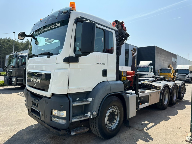 MAN TGS 35.400 8x4 TRIDEM HOOKLIFT T22 + CRANE PALFINGER PK 18001 EH + RADIO - EURO 5 - LIFT/STEERING AXLE - BE TRUCK - شاحنة ذات خطاف, شاحنة كرين: صورة 4 MAN TGS 35.400 8x4 TRIDEM HOOKLIFT T22 + CRANE PALFINGER PK 18001 EH + RADIO - EURO 5 - LIFT/STEERING AXLE - BE TRUCK - شاحنة ذات خطاف, شاحنة كرين: صورة 4