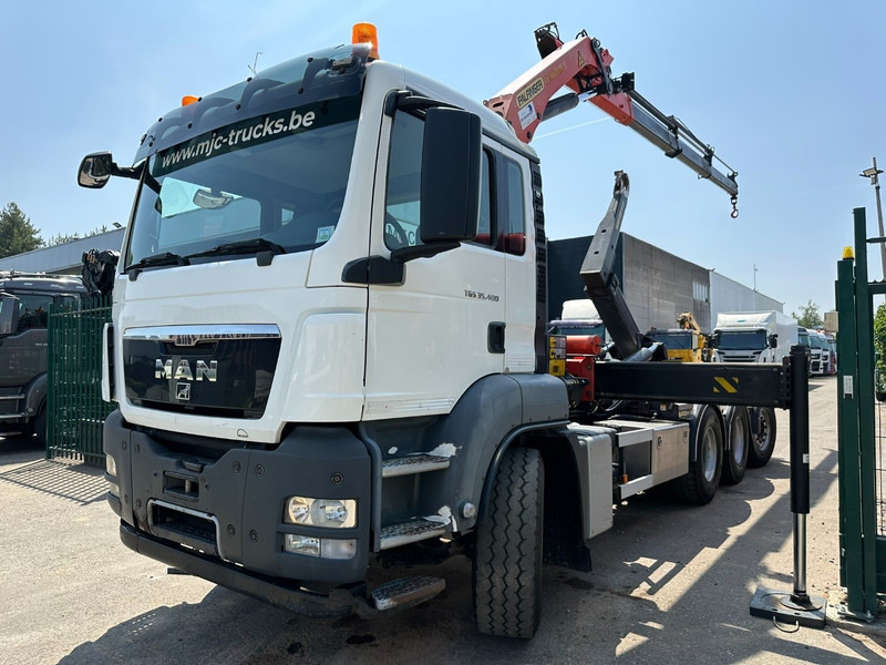 MAN TGS 35.400 8x4 TRIDEM HOOKLIFT T22 + CRANE PALFINGER PK 18001 EH + RADIO - EURO 5 - LIFT/STEERING AXLE - BE TRUCK - شاحنة ذات خطاف, شاحنة كرين: صورة 2 MAN TGS 35.400 8x4 TRIDEM HOOKLIFT T22 + CRANE PALFINGER PK 18001 EH + RADIO - EURO 5 - LIFT/STEERING AXLE - BE TRUCK - شاحنة ذات خطاف, شاحنة كرين: صورة 2