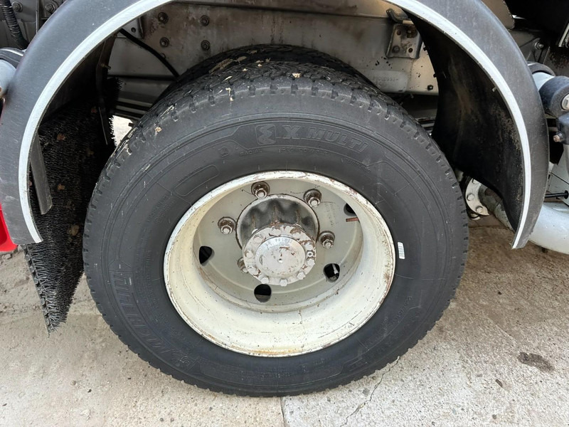 Renault MIDLUM 150 FUEL TANKER / CITERNE MAZOUT - 6500L - 3 COMPARTIMENTS - *ENGINE PROBLEM* - شاحنة صهريج: صورة 5 Renault MIDLUM 150 FUEL TANKER / CITERNE MAZOUT - 6500L - 3 COMPARTIMENTS - *ENGINE PROBLEM* - شاحنة صهريج: صورة 5